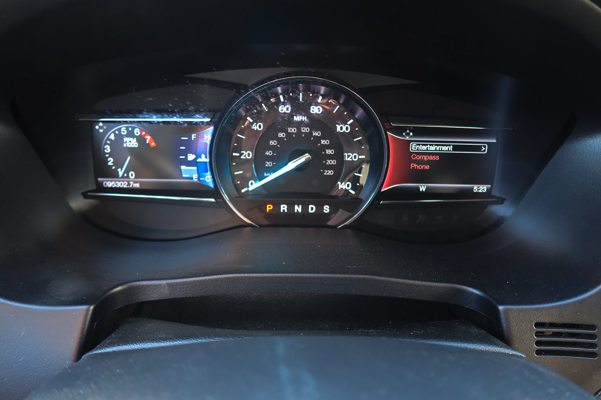 Used 2017 Ford Explorer XLT w/ Equipment Group 202A AWD/4WD image 2