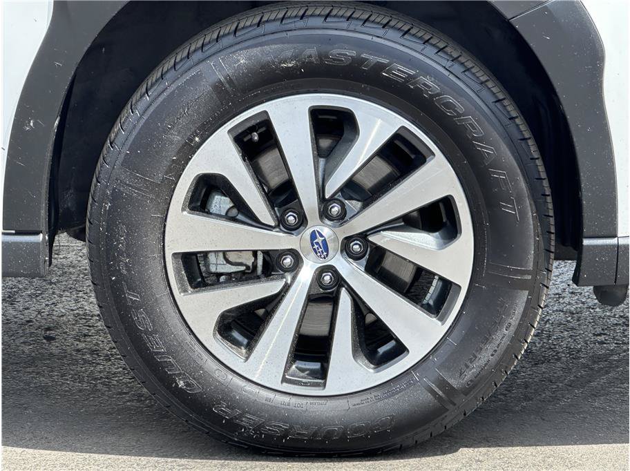 Used 2023 Subaru Outback Premium AWD/4WD image 29