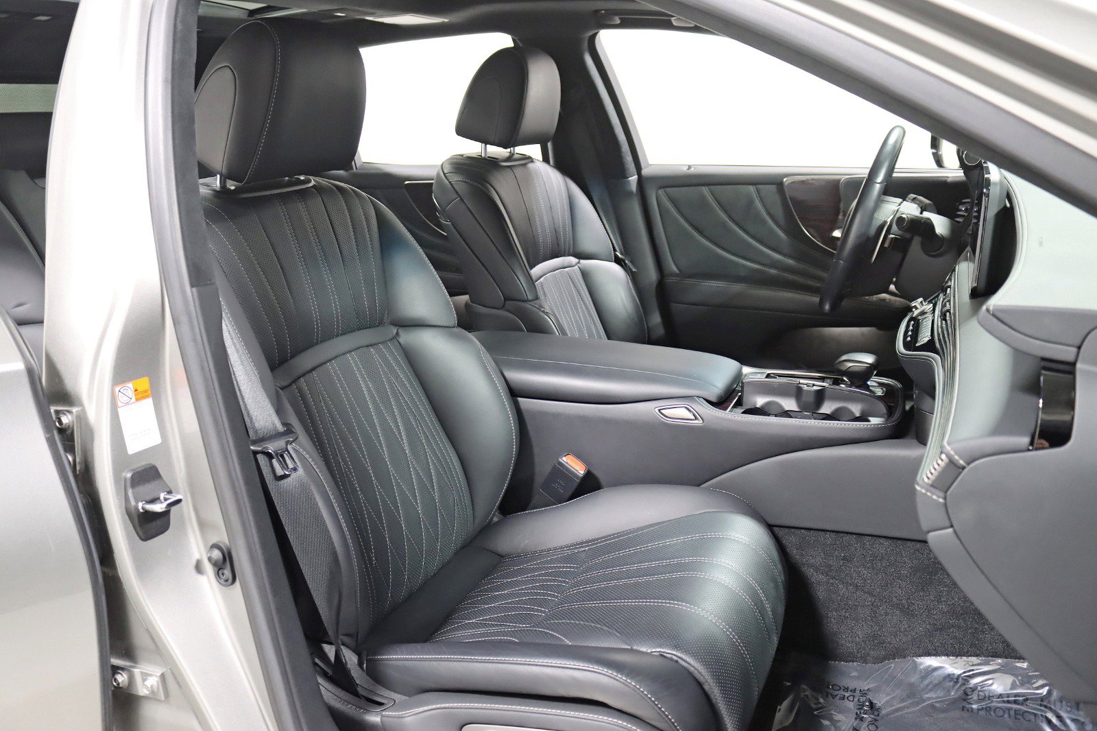 Used 2021 Lexus LS 500 AWD w/ Luxury Package image 28