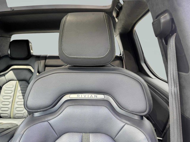 Used 2022 Rivian R1T Adventure image 24