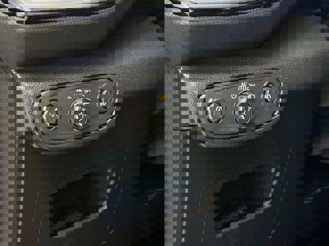 Used 2023 Chevrolet TrailBlazer LT w/ Convenience Package image 12