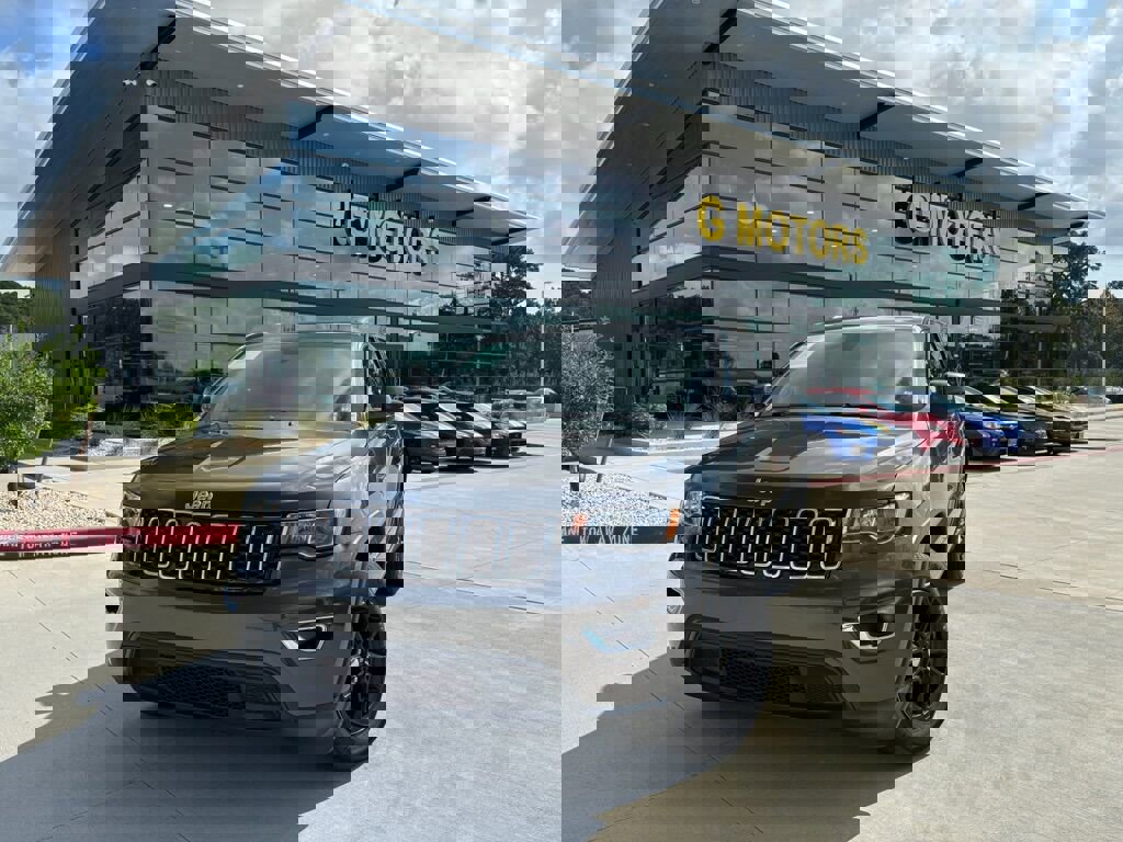 Used 2018 Jeep Grand Cherokee Laredo image 10