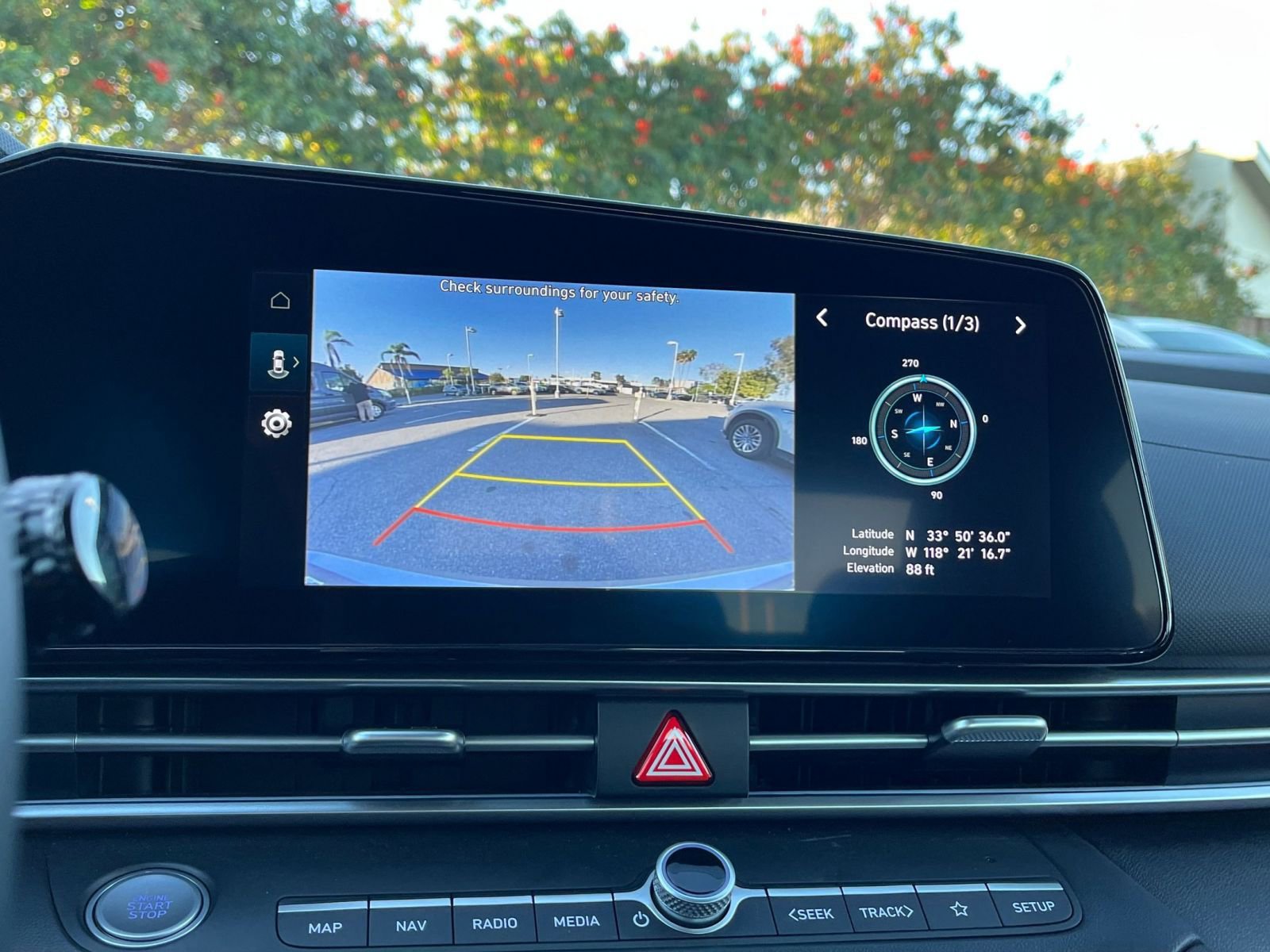 Used 2025 Hyundai Elantra Limited image 17