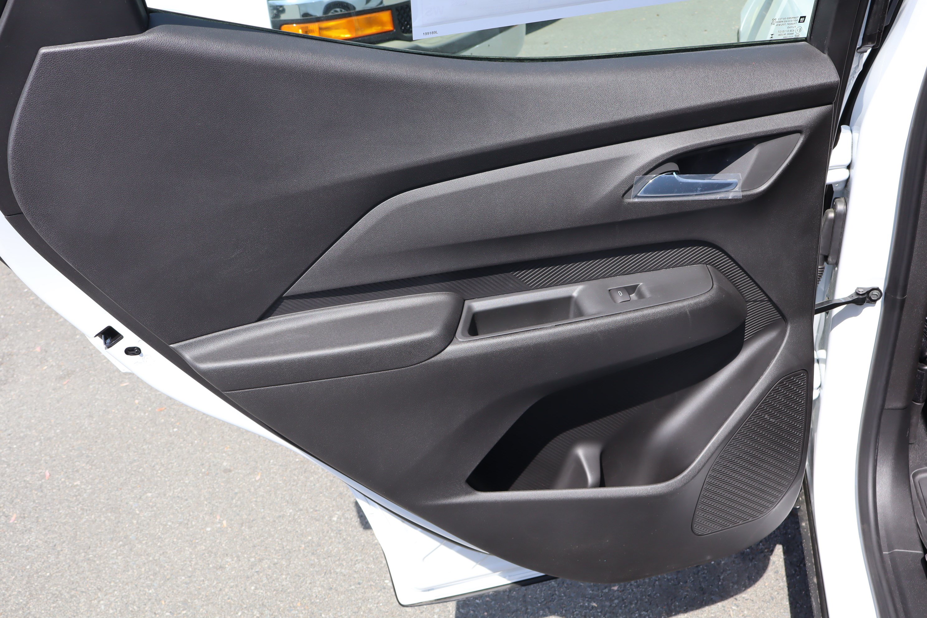 New 2027 Chevrolet Bolt LT w/ Comfort Package FWD image 18