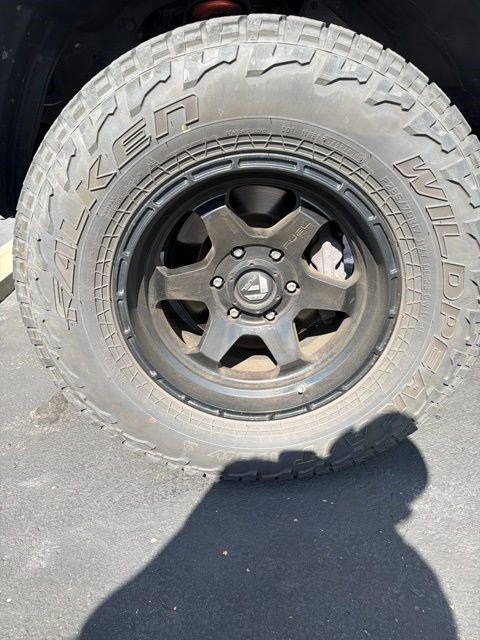 Used 2018 Toyota 4Runner TRD Off-Road Premium AWD/4WD image 3
