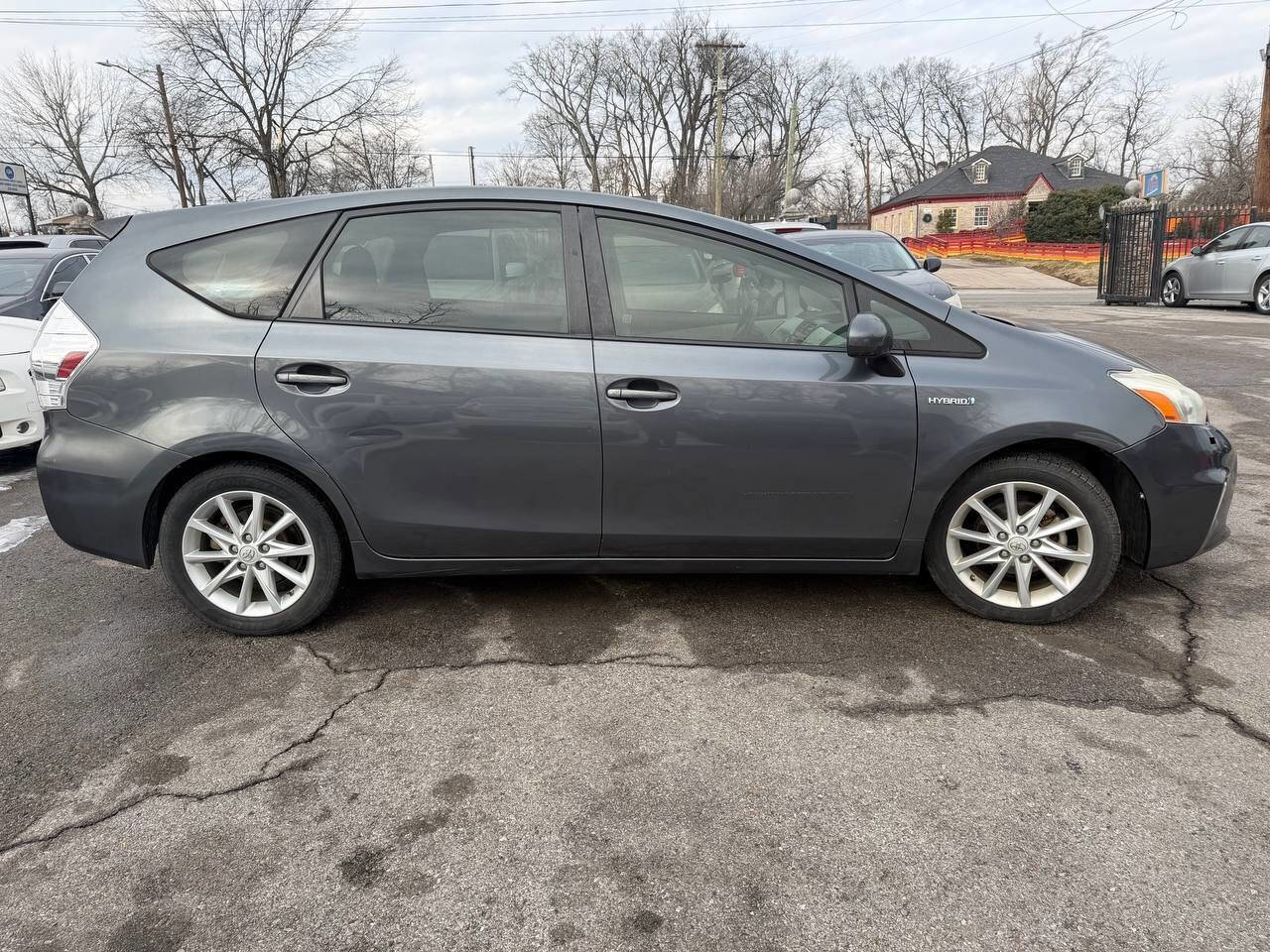 Used 2013 Toyota Prius V Five image 9