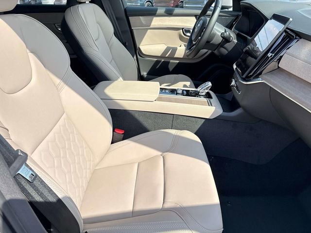 New 2026 Volvo XC90 B6 Plus w/ Protection Package Premier image 13