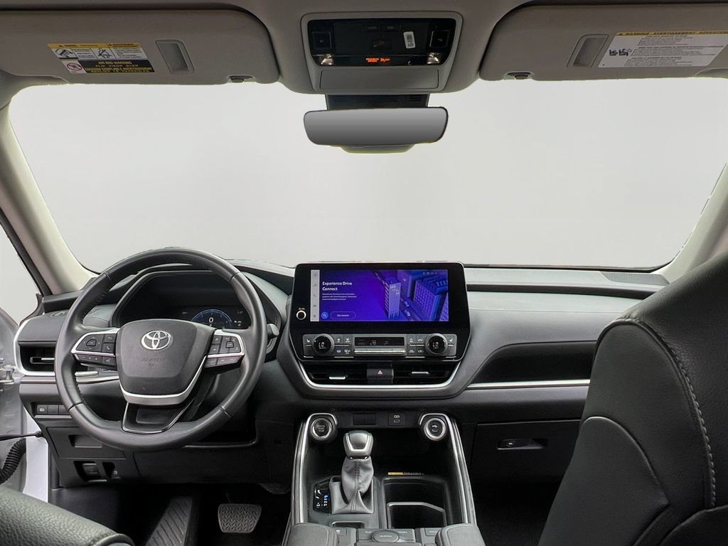 Used 2025 Toyota Grand Highlander AWD image 10