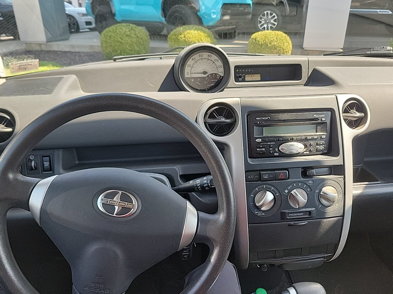 Used 2005 Scion xB FWD image 13