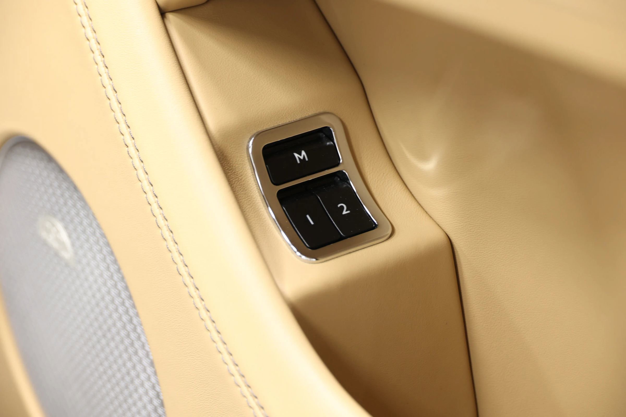 Used 2018 Bentley Bentayga AWD/4WD image 99