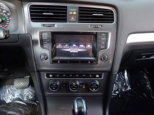 Used 2015 Volkswagen e-Golf Limited Edition image 16