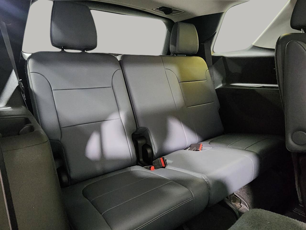 Used 2019 Chevrolet Traverse LT w/ LT Premium Package AWD/4WD image 34