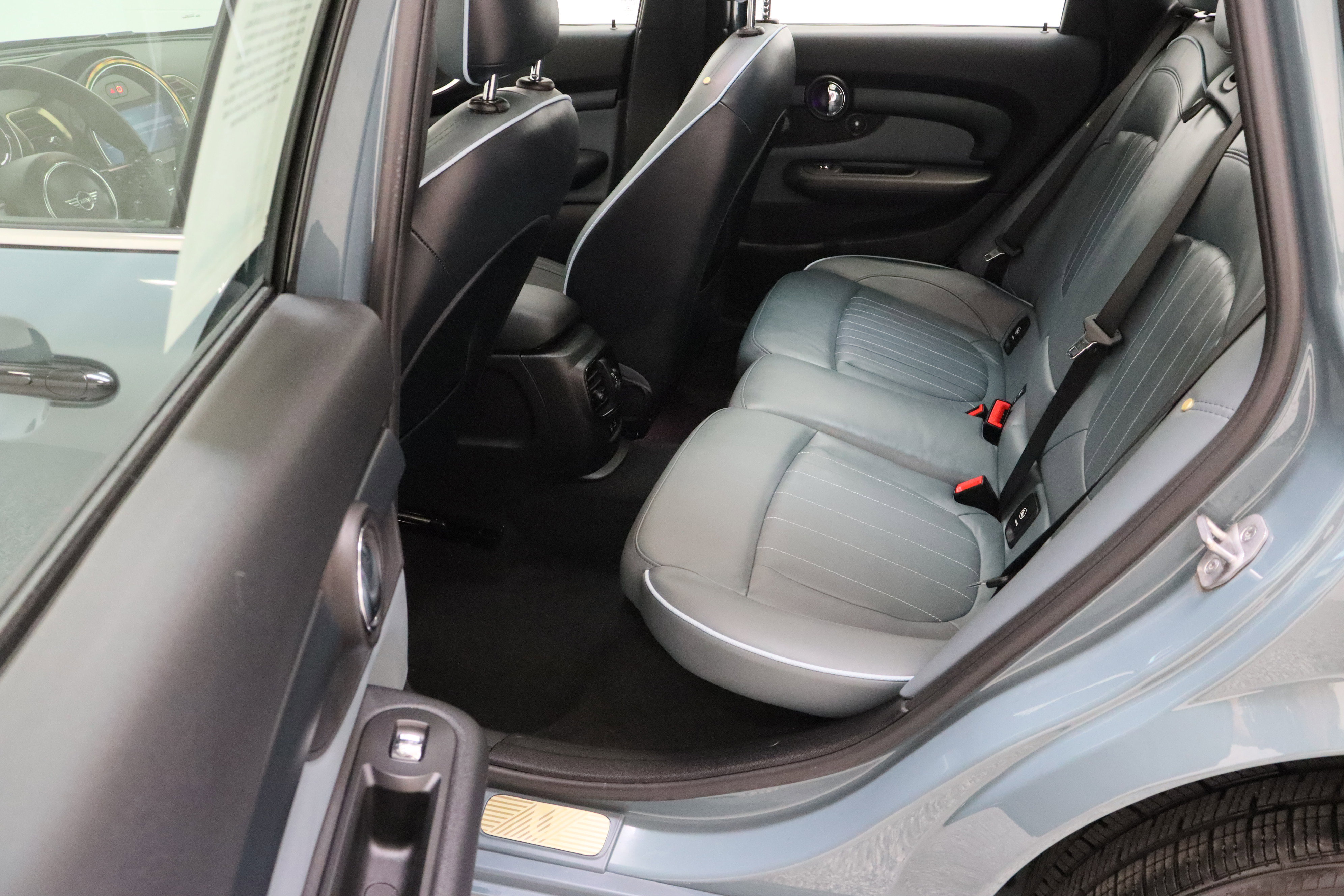 Used 2023 MINI Cooper Clubman S w/ MINI Untold Edition FWD image 31
