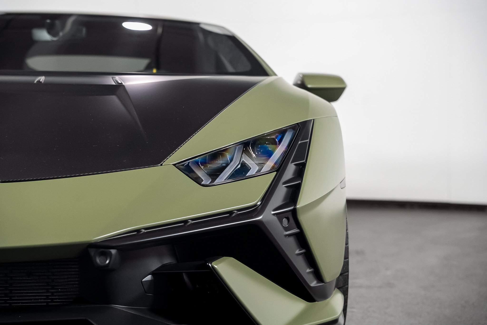 Used 2023 Lamborghini Huracan Tecnica RWD image 5