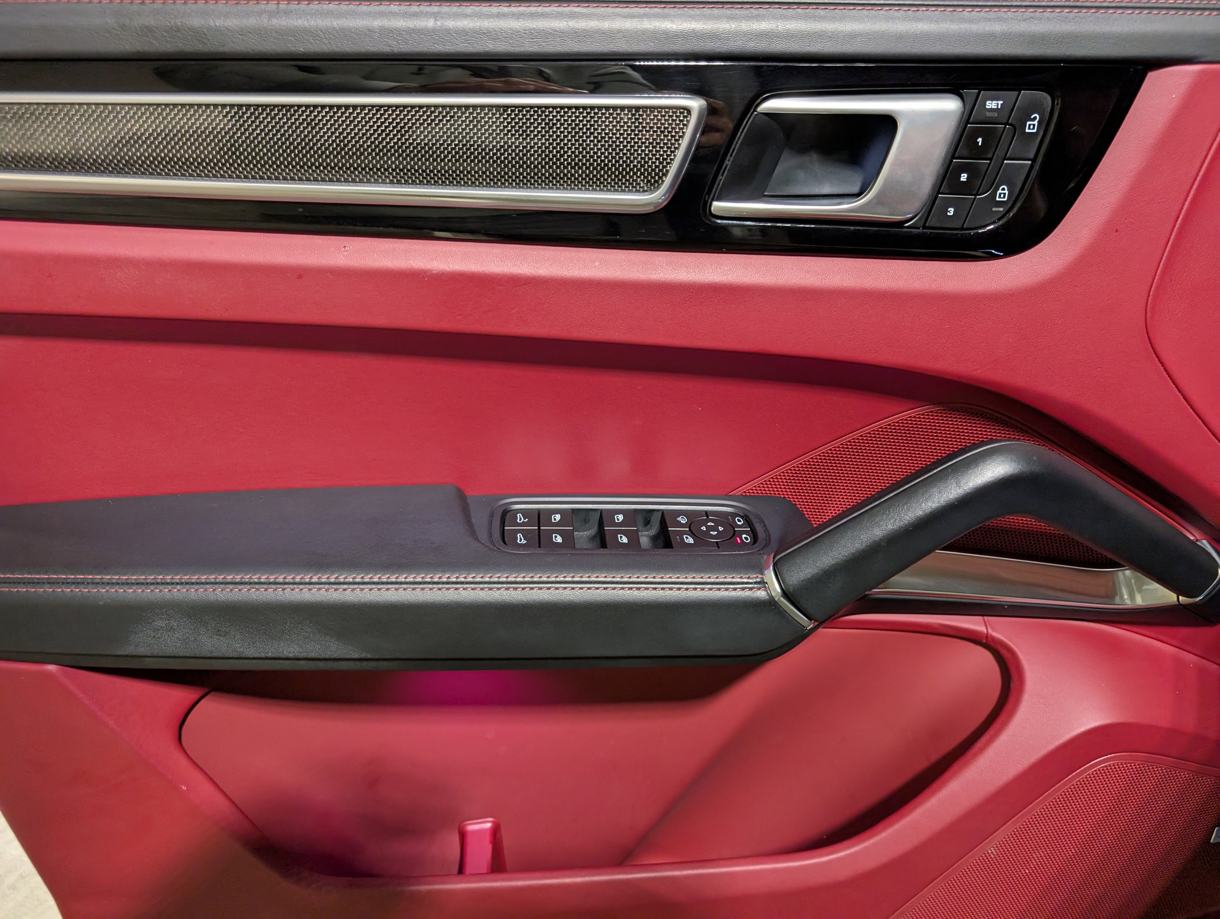 Certified 2022 Porsche Cayenne Turbo image 16