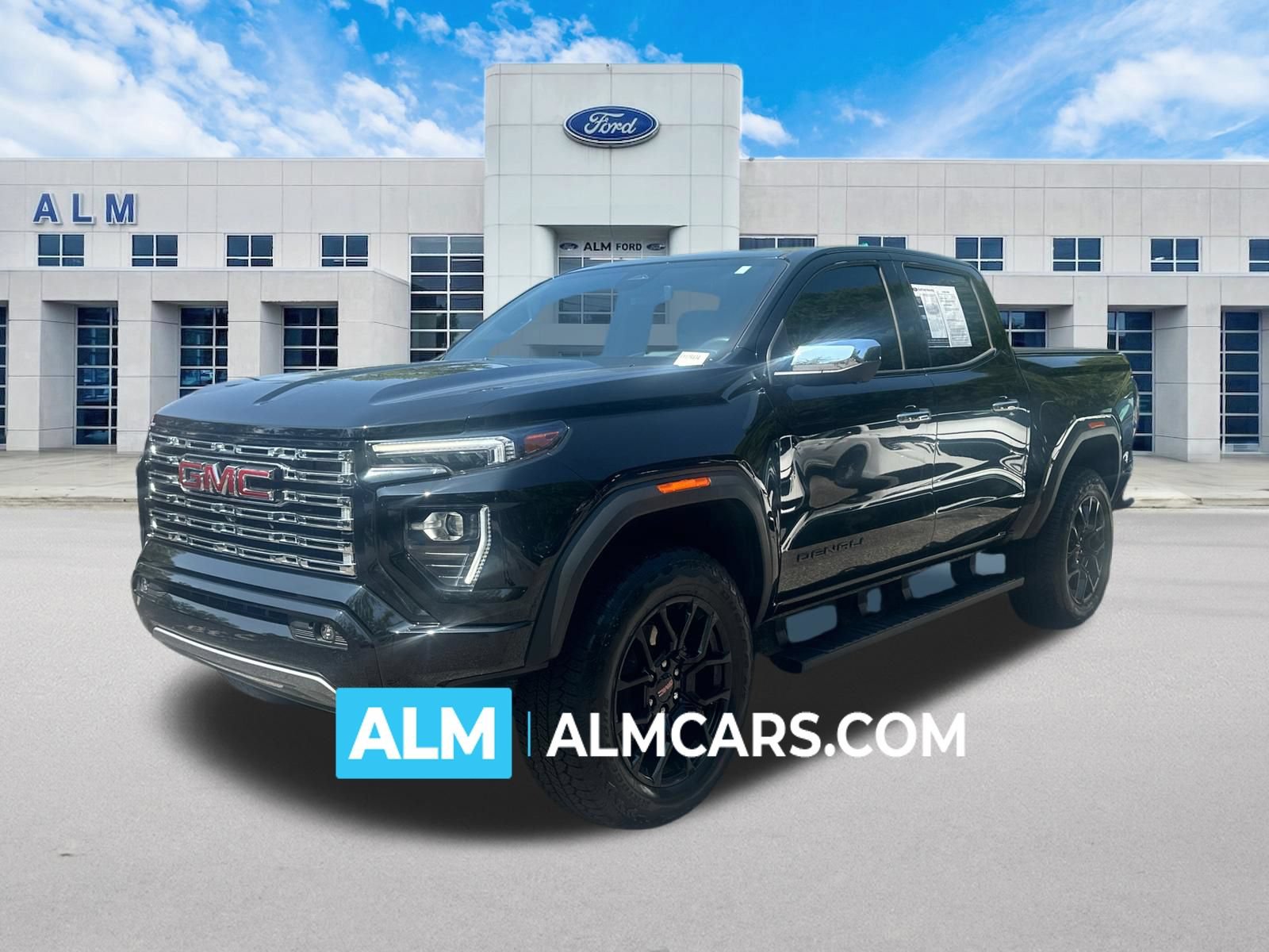 Used 2025 GMC Canyon Denali w/ LPO, Denali Black Edition AWD/4WD image 1