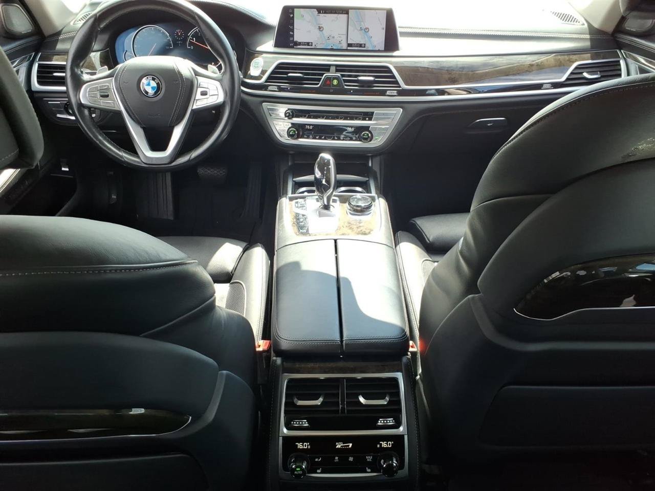Used 2017 BMW 740i xDrive AWD/4WD image 9