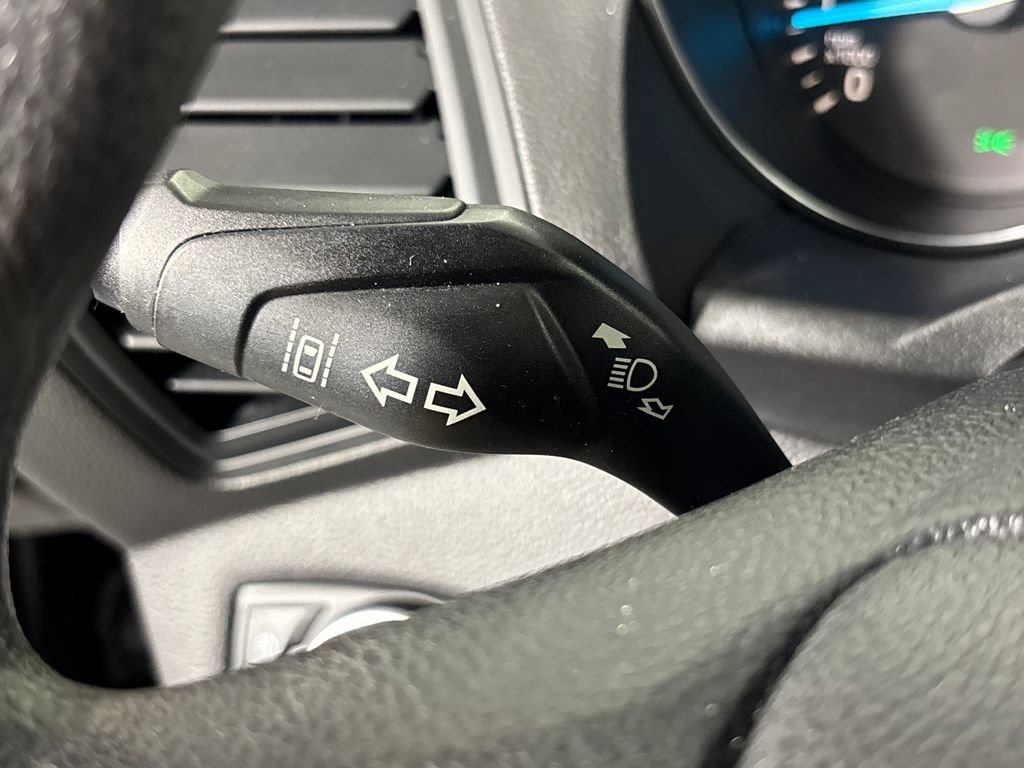 Used 2018 Ford Escape SE w/ Ford Safe & Smart Package FWD image 19
