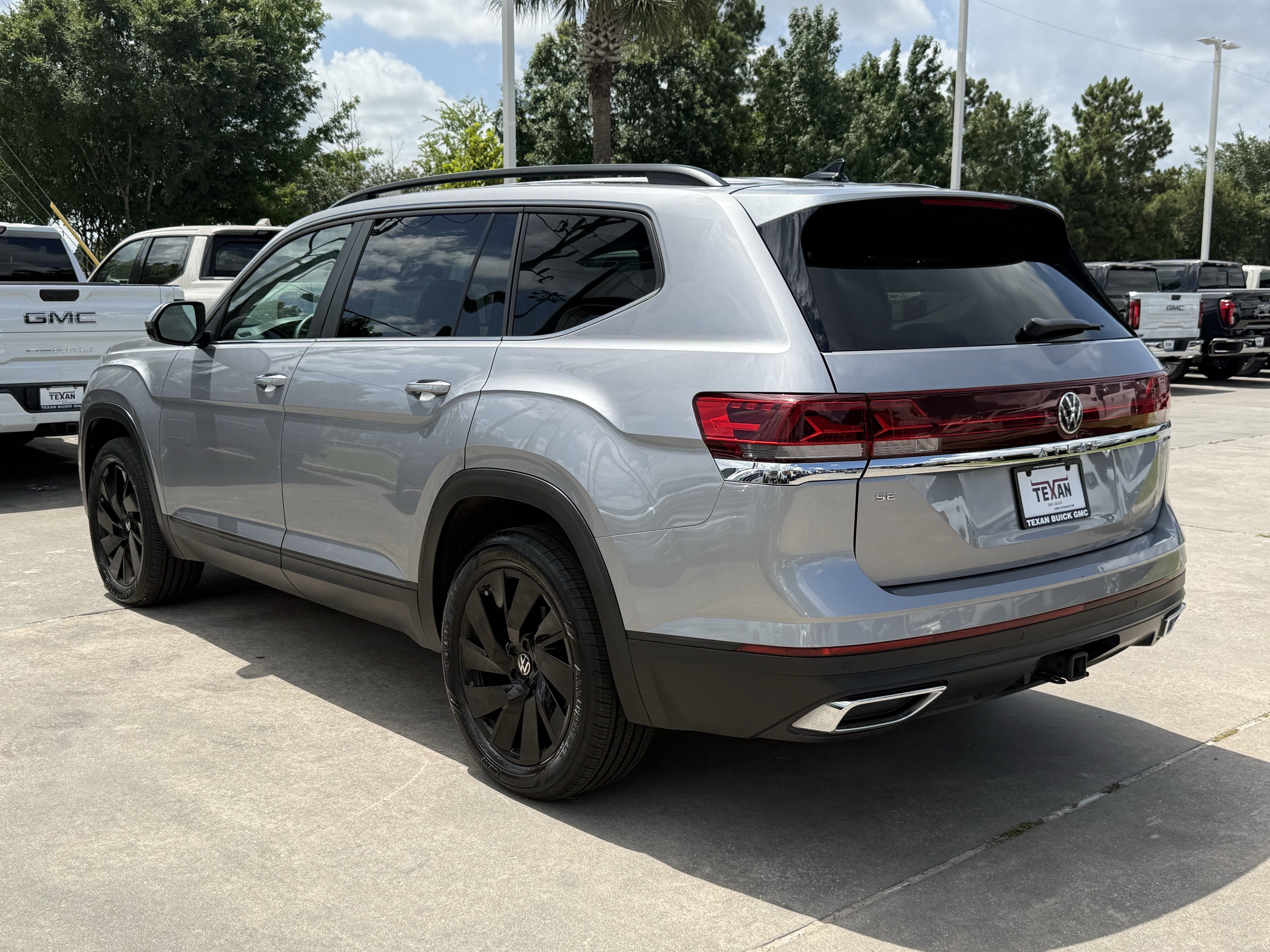 Used 2024 Volkswagen Atlas SE FWD image 7