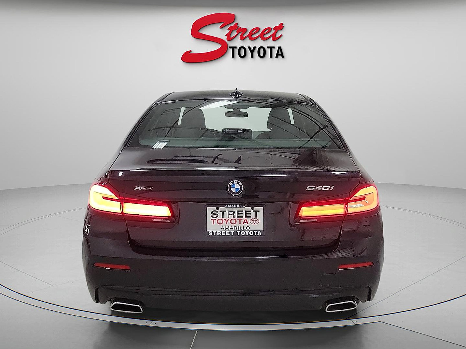 Used 2023 BMW 540i xDrive image 3