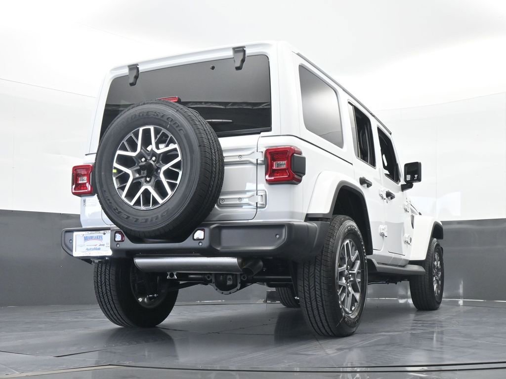 Used 2025 Jeep Wrangler Unlimited Sahara AWD/4WD image 57