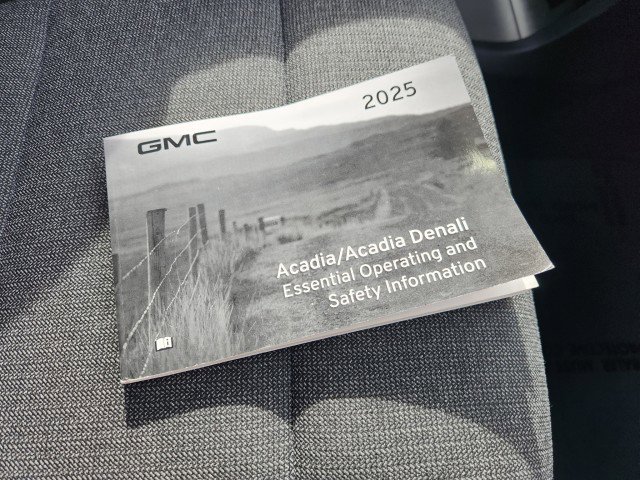 Used 2025 GMC Acadia Elevation image 15