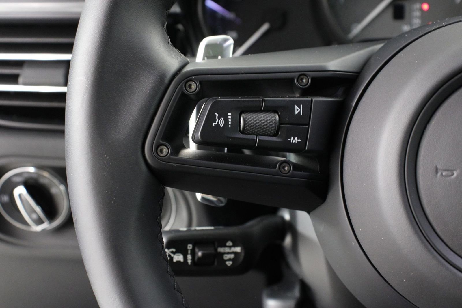 Certified 2025 Porsche Macan S image 14