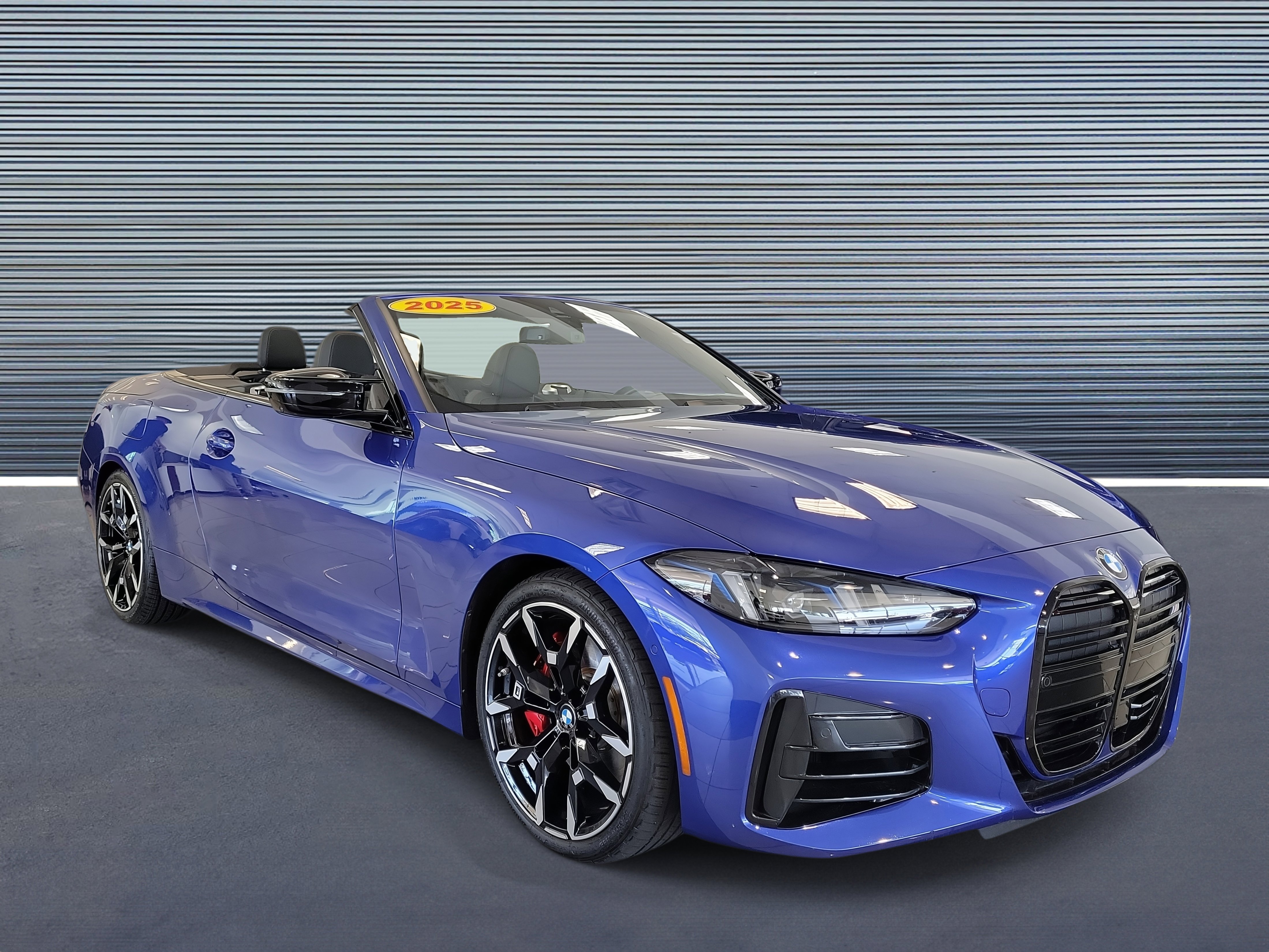 Used 2025 BMW M440i Convertible image 2