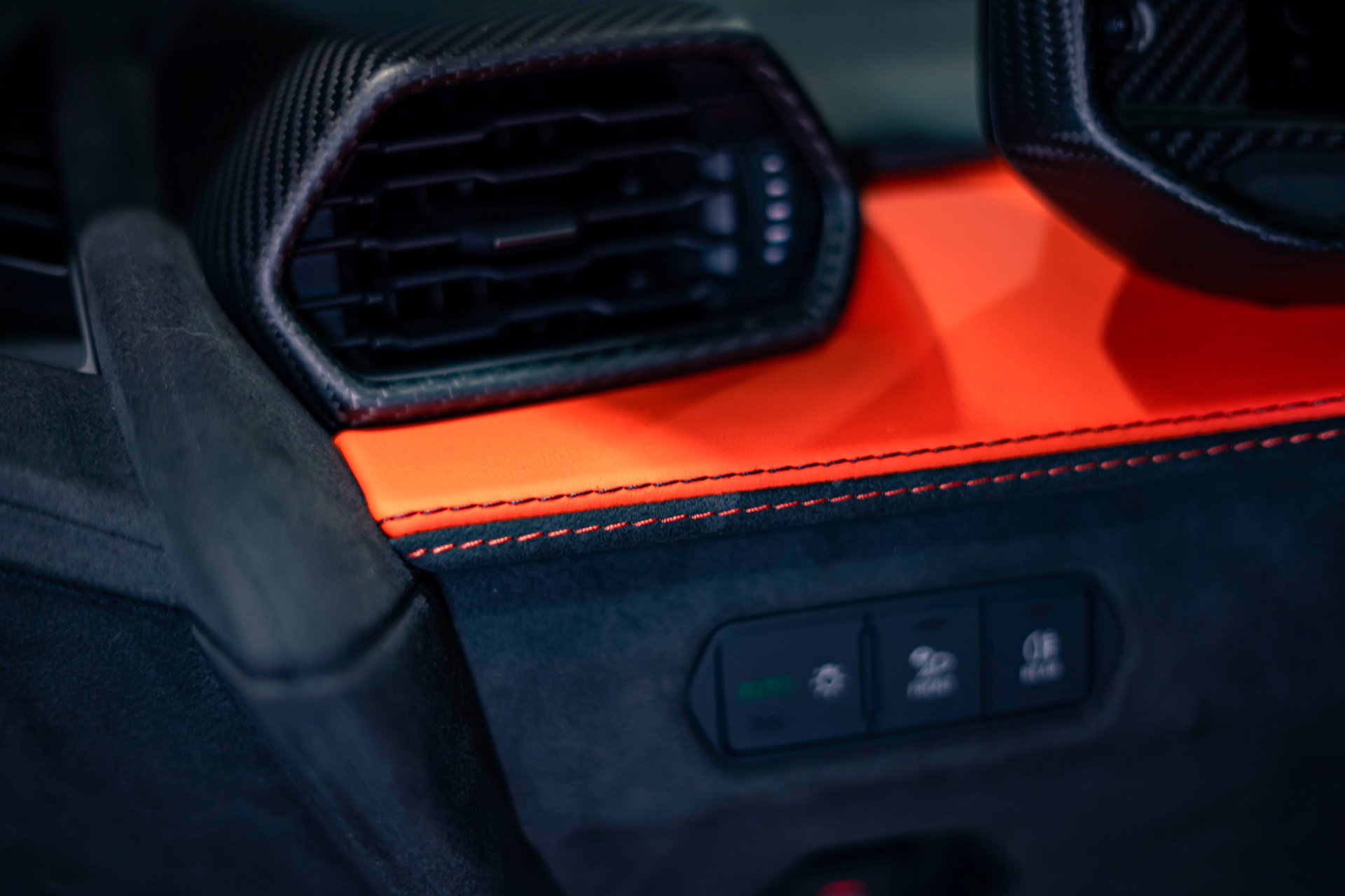 Used 2025 Lamborghini Revuelto AWD/4WD image 24