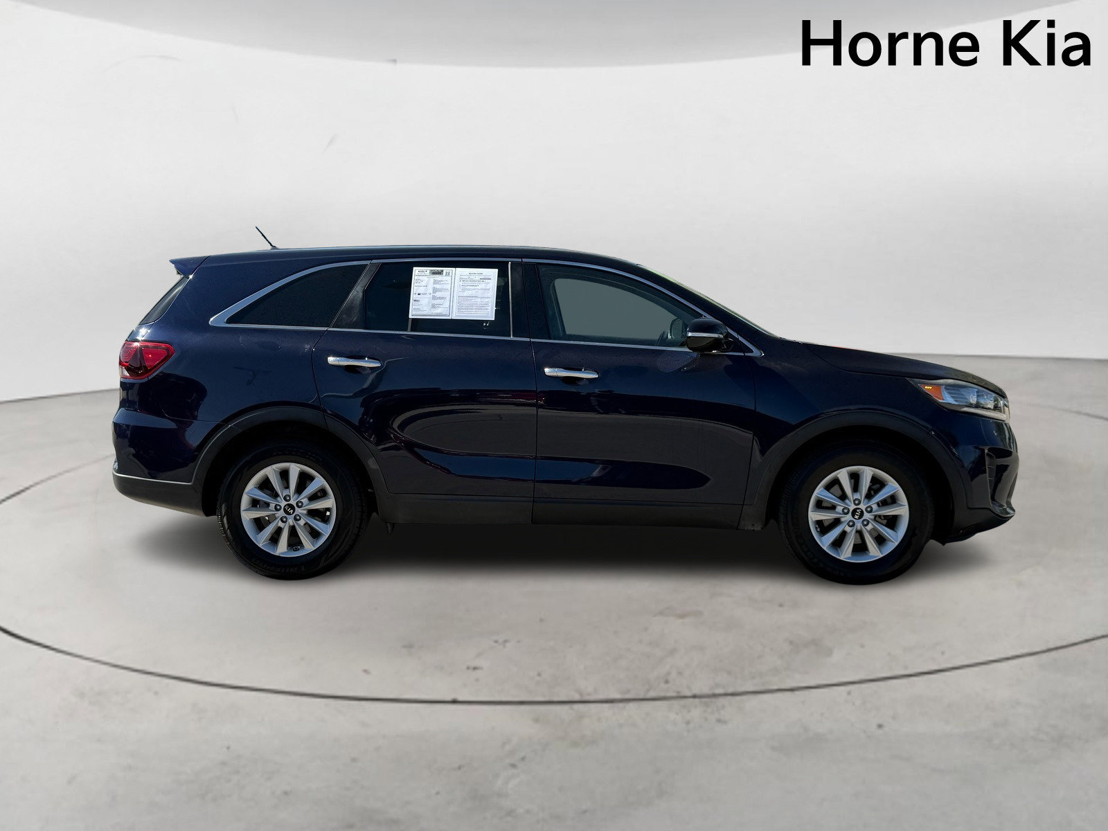 Used 2020 Kia Sorento LX image 3