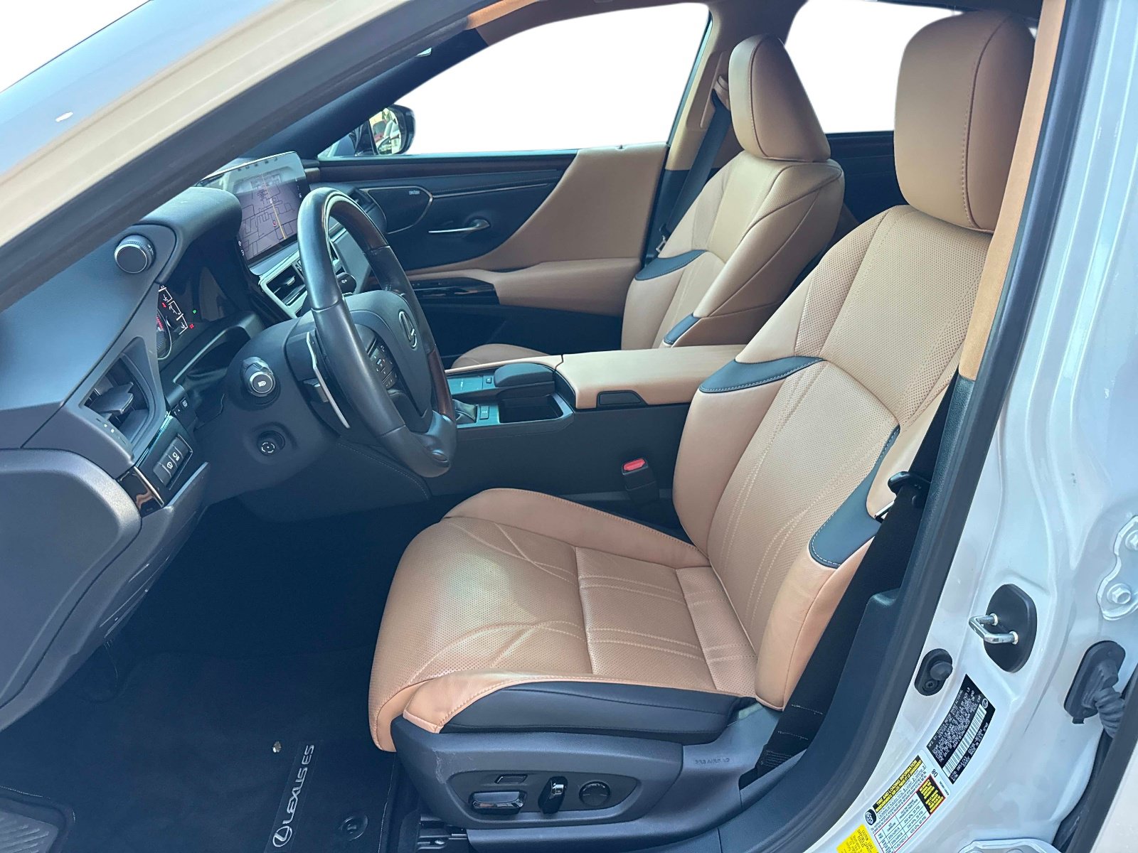 Certified 2022 Lexus ES 350 Ultra Luxury w/ Accessory Package FWD image 20