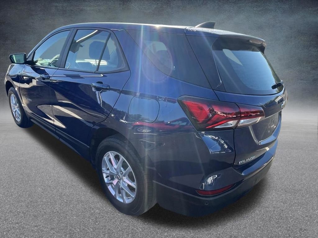 Used 2023 Chevrolet Equinox LS w/ Driver Confidence II Package AWD/4WD image 8