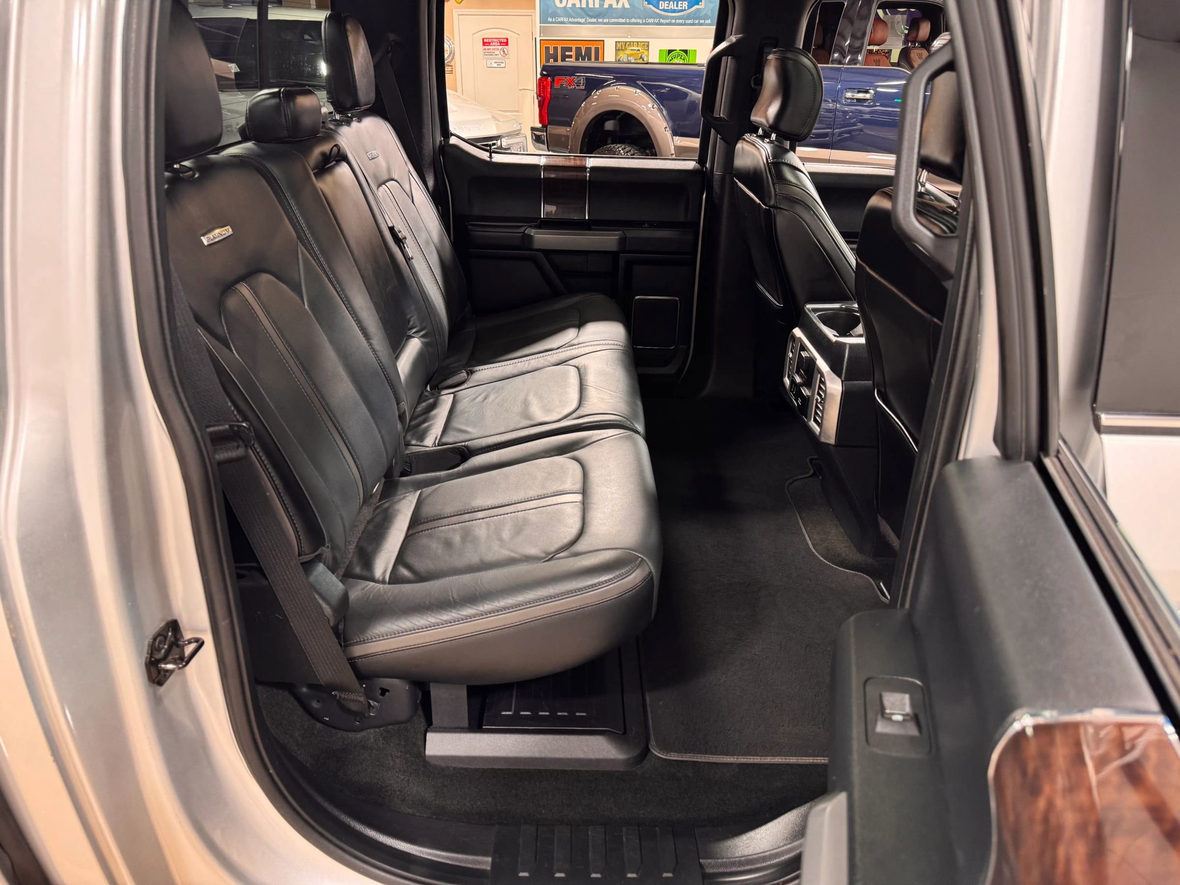 Used 2017 Ford F250 Platinum w/ Platinum Ultimate Package image 18