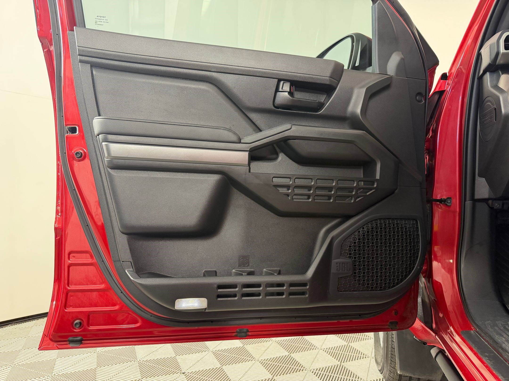 Used 2024 Toyota Tacoma SR5 AWD/4WD image 22