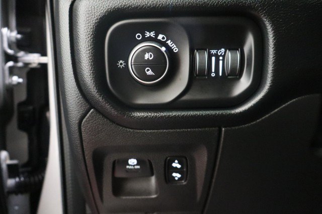 Used 2020 RAM 1500 Laramie w/ Sport Appearance Package AWD/4WD image 33