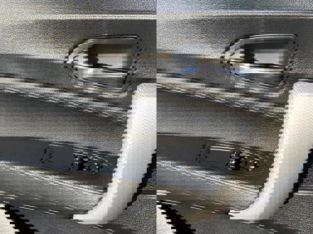 Used 2017 BMW 230i Coupe image 21