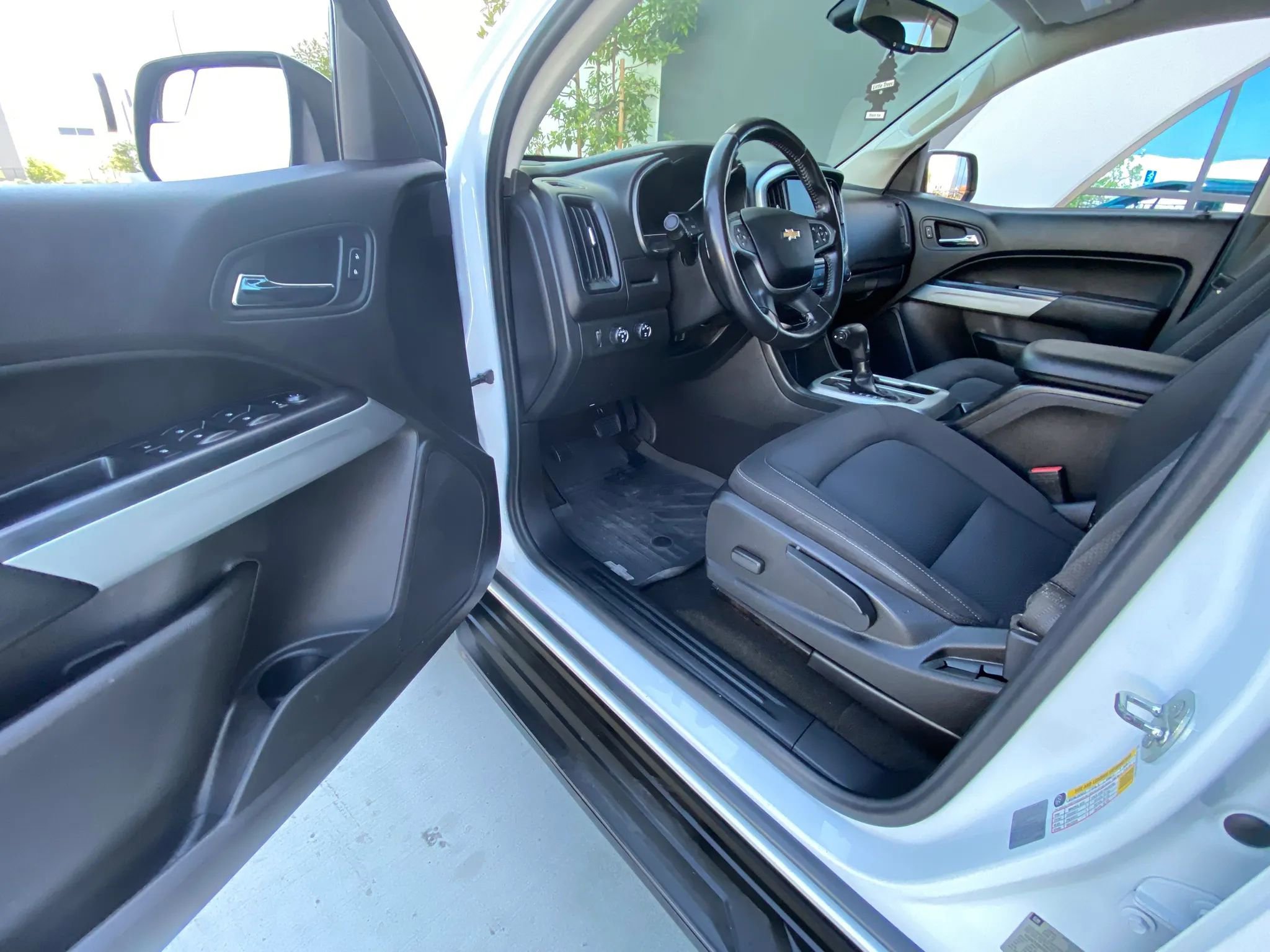 Used 2016 Chevrolet Colorado LT w/ LT Convenience Package AWD/4WD image 27