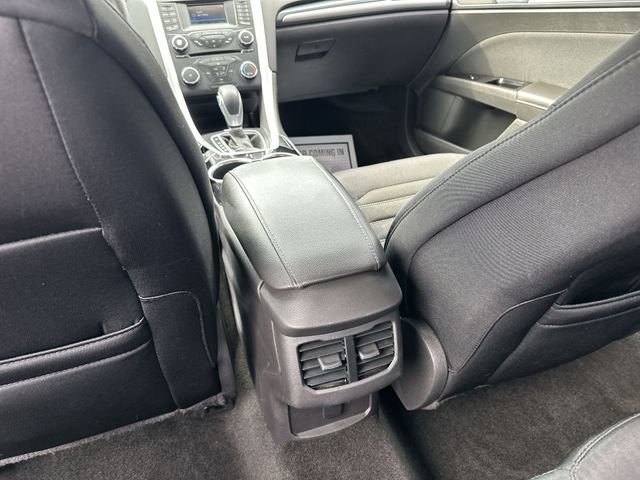 Used 2015 Ford Fusion SE FWD image 23