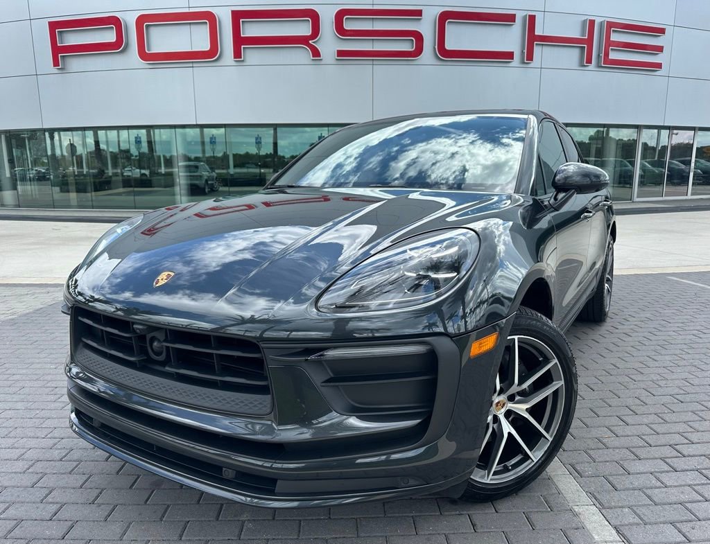 Certified 2023 Porsche Macan AWD/4WD image 1