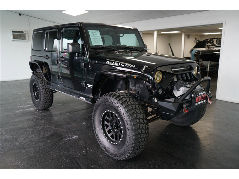 Used 2015 Jeep Wrangler Unlimited Rubicon w/ Connectivity Group image 9