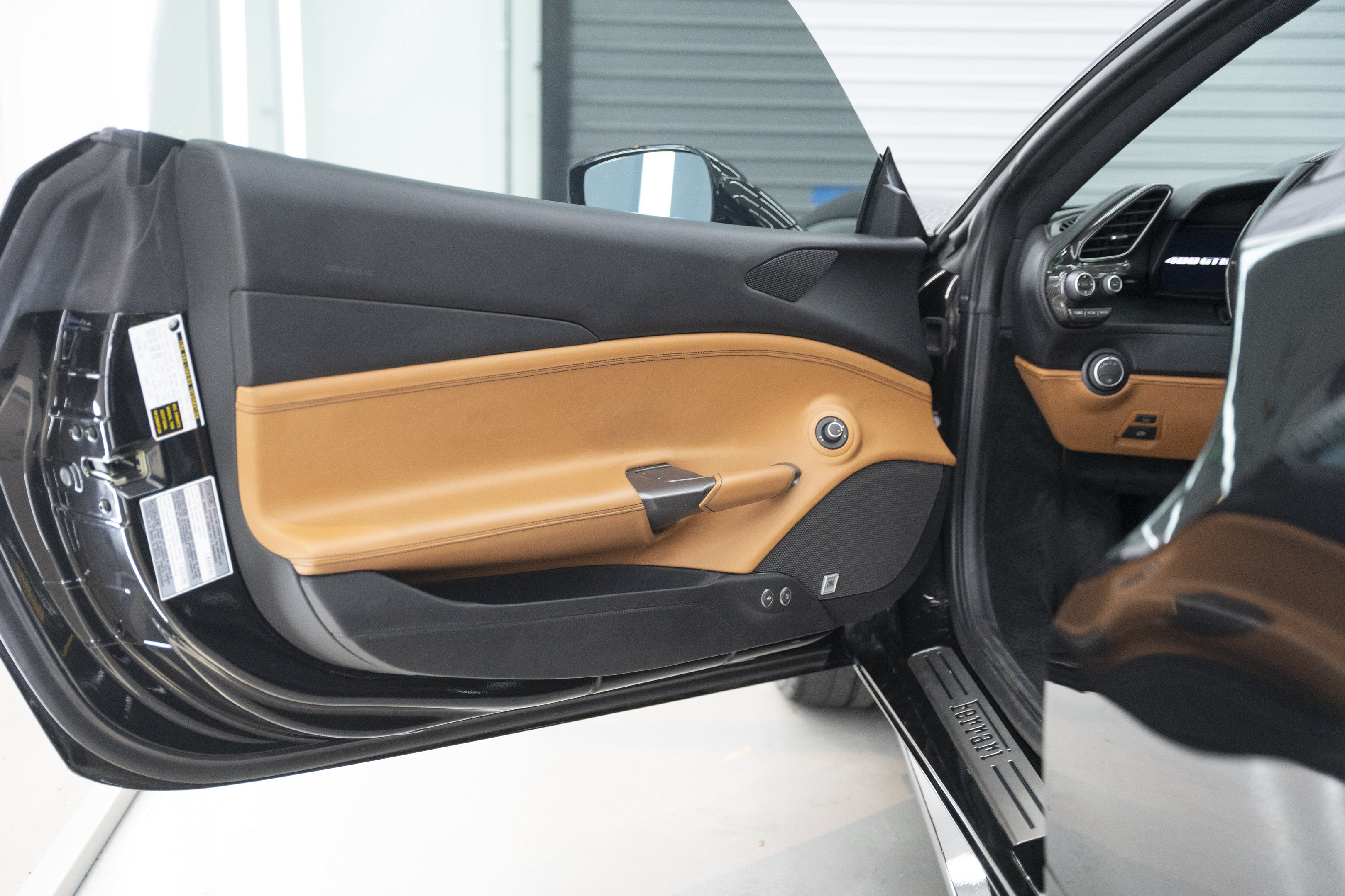 Used 2016 Ferrari 488 GTB RWD image 18