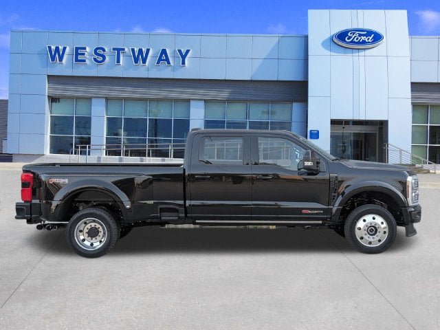 New 2026 Ford F450 Platinum w/ FX4 Off-Road Package AWD/4WD image 2
