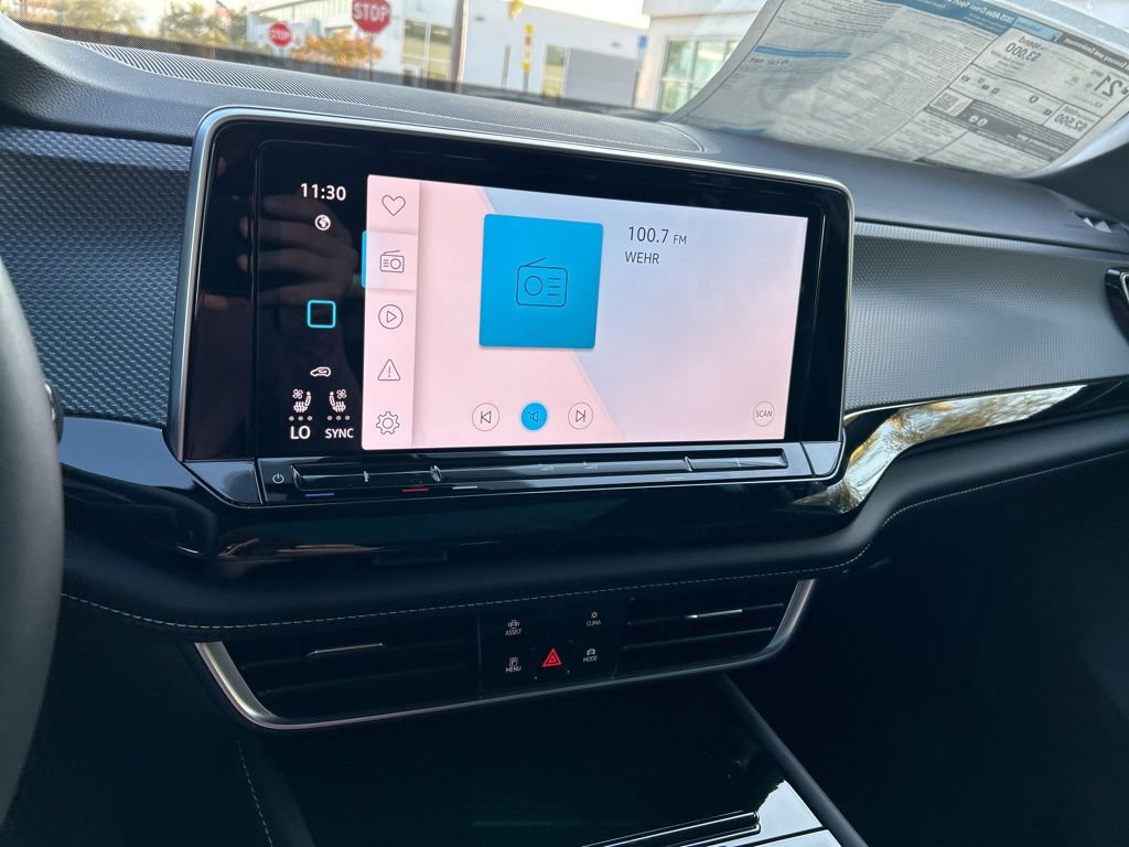 Used 2025 Volkswagen Atlas Cross Sport SEL image 26