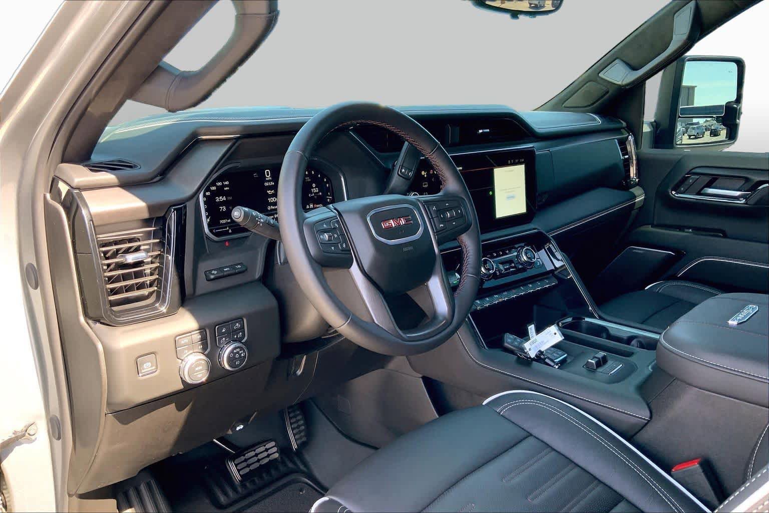 Used 2025 GMC Sierra 2500 AT4X AWD/4WD image 18