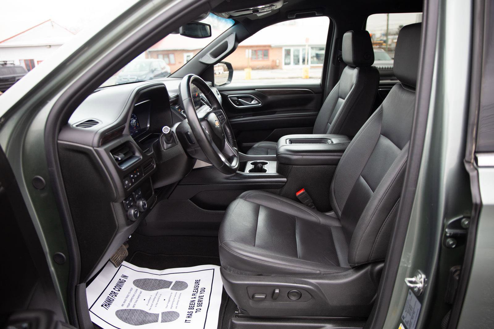 Used 2024 Chevrolet Tahoe LT image 2