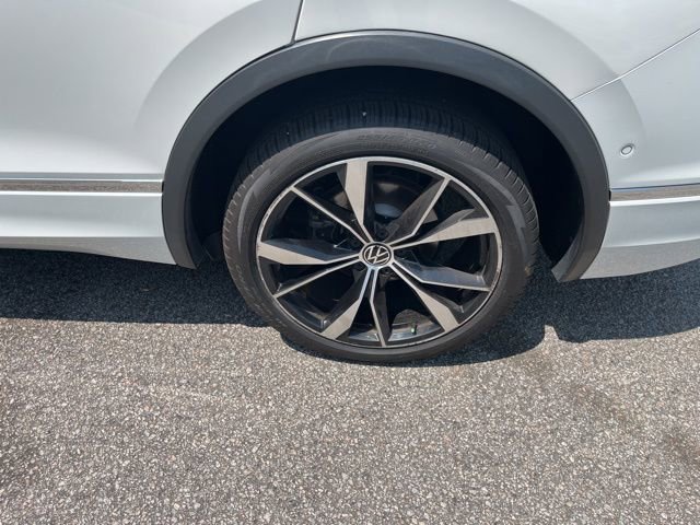 Used 2022 Volkswagen Tiguan SEL R-Line image 32