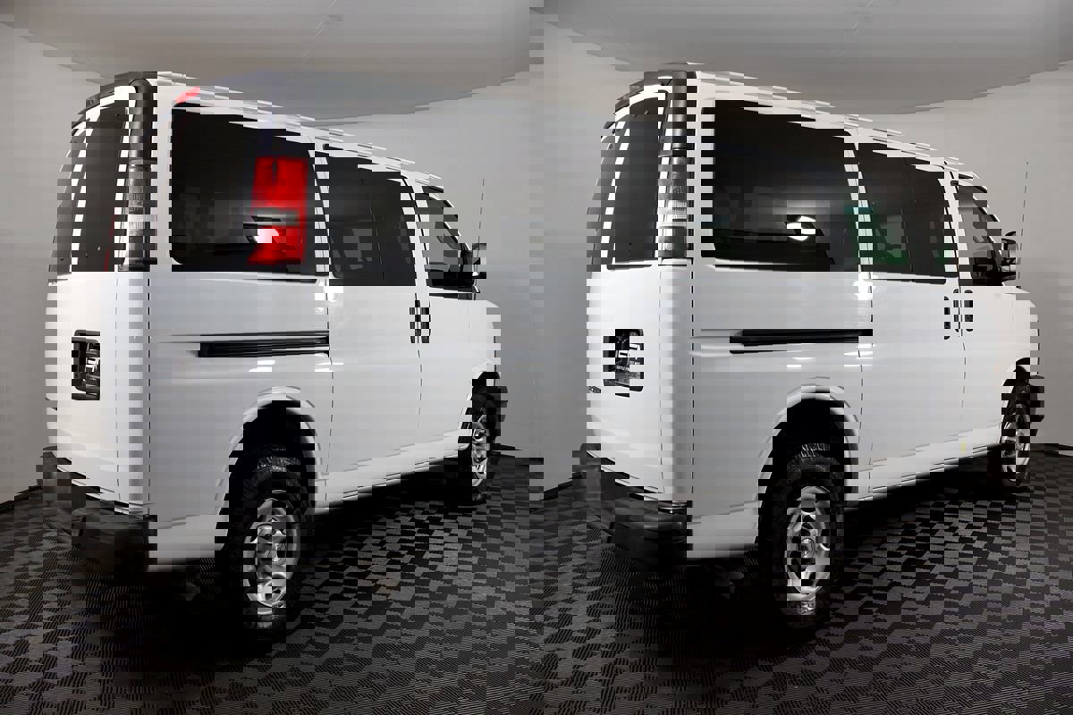 Used 2017 Chevrolet Express 2500 LS RWD image 8