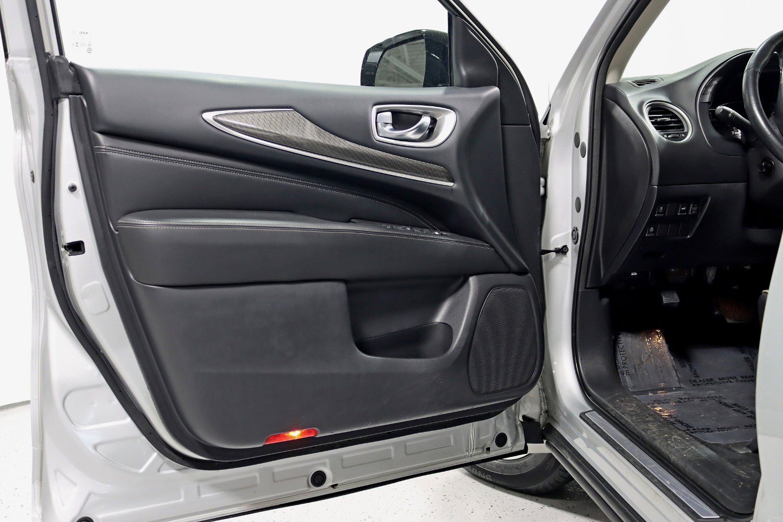 Used 2017 INFINITI QX60 Luxe AWD/4WD image 31