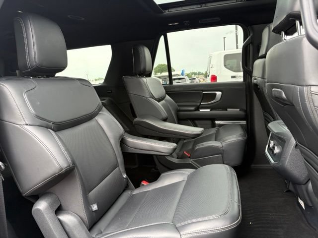 Used 2025 Ford Expedition Max Platinum w/ Stealth Appearance Package AWD/4WD image 14