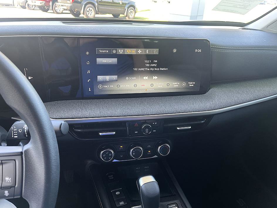 Certified 2025 Nissan Kicks SV image 17